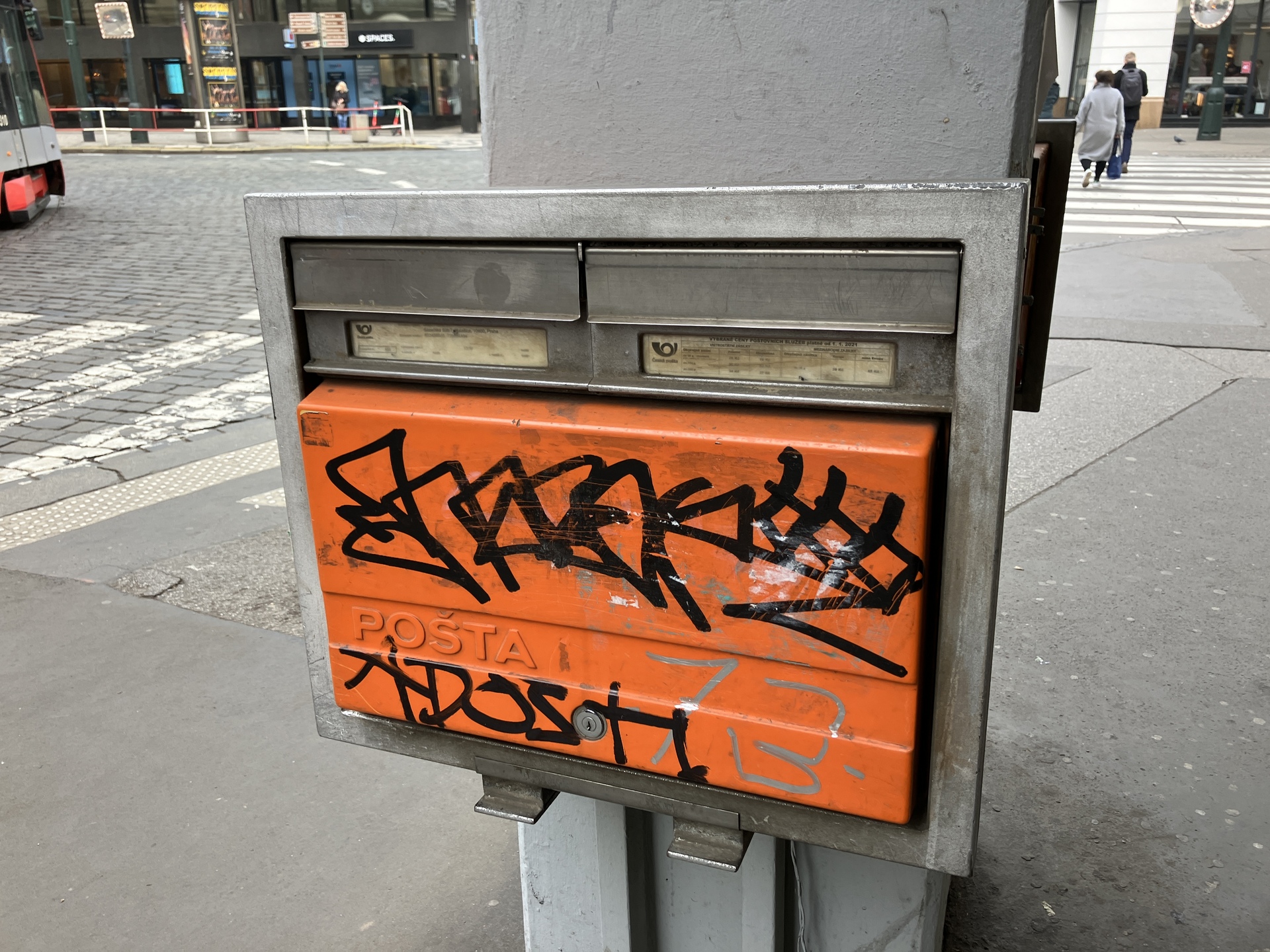 Apple iPhone SE (2022)