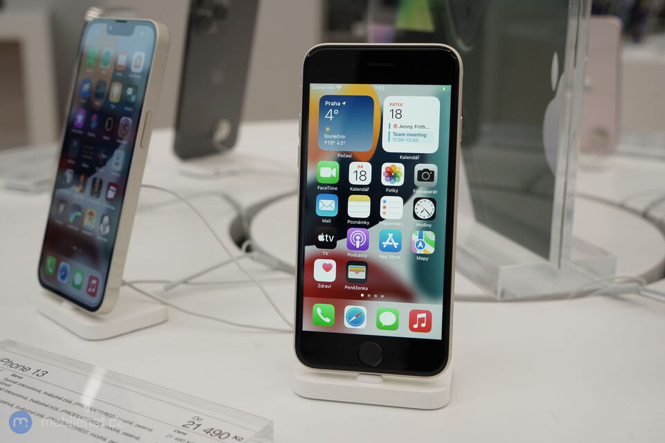 Apple iPhone SE (2022)