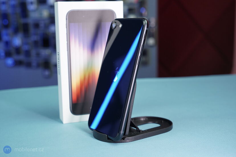 Apple iPhone SE (2022)