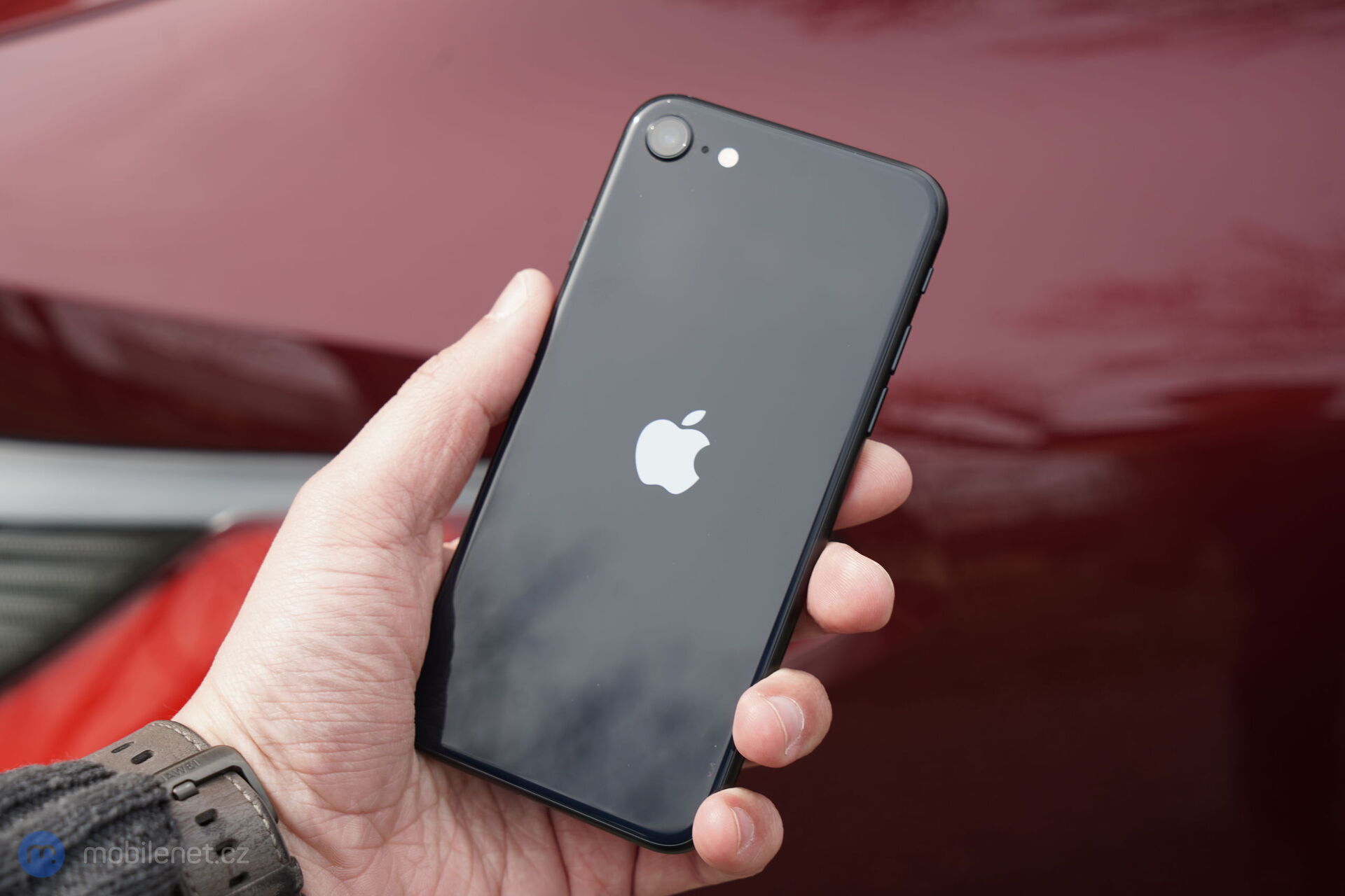 Apple iPhone SE (2022)