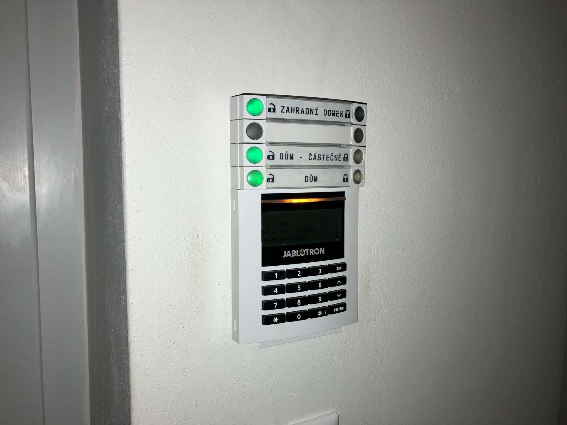 Apple iPhone SE (2022)