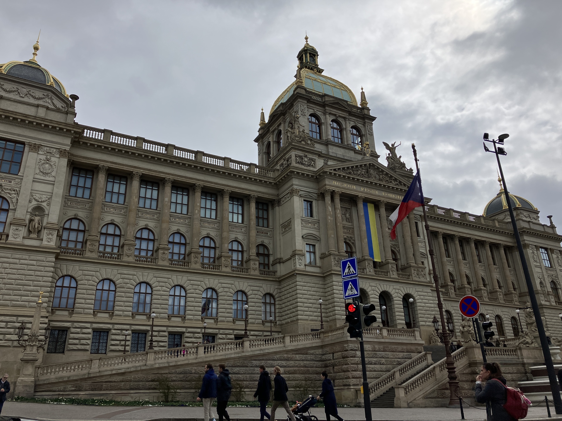 Apple iPhone SE (2022)