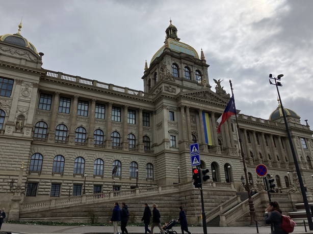 Apple iPhone SE (2022)