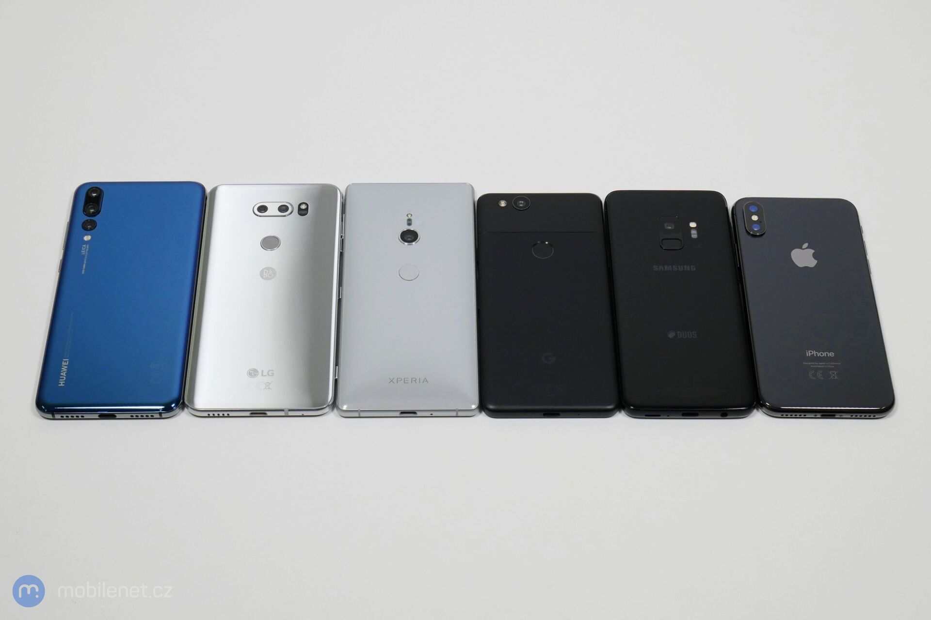 Apple iPhone X, Google Pixel 2, Huawei P20 Pro, LG V30, Samsung Galaxy S9 a Sony Xperia XZ