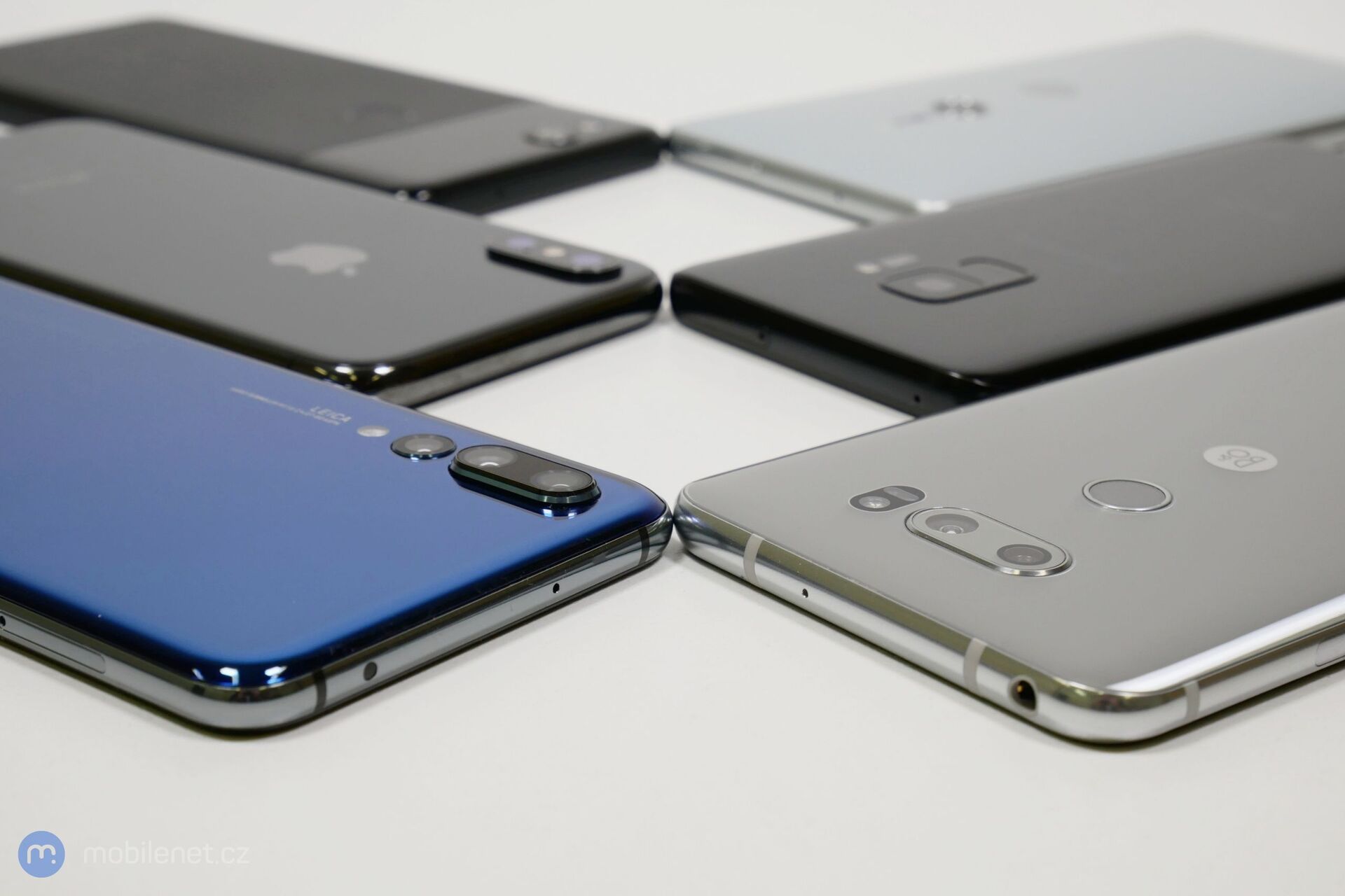 Apple iPhone X, Google Pixel 2, Huawei P20 Pro, LG V30, Samsung Galaxy S9 a Sony Xperia XZ