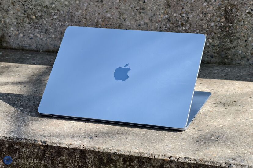 Apple MacBook Air (2025)