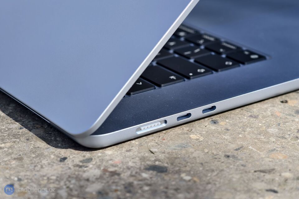 Apple MacBook Air (2025)