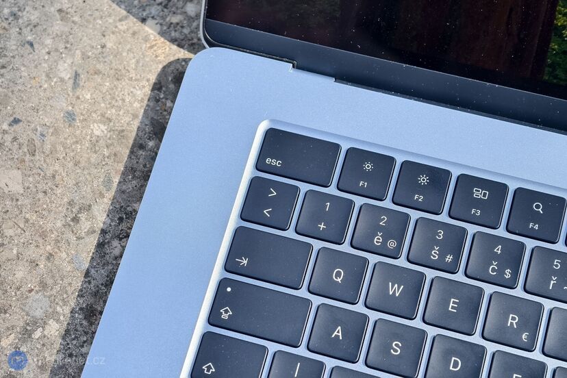 Apple MacBook Air (2025)