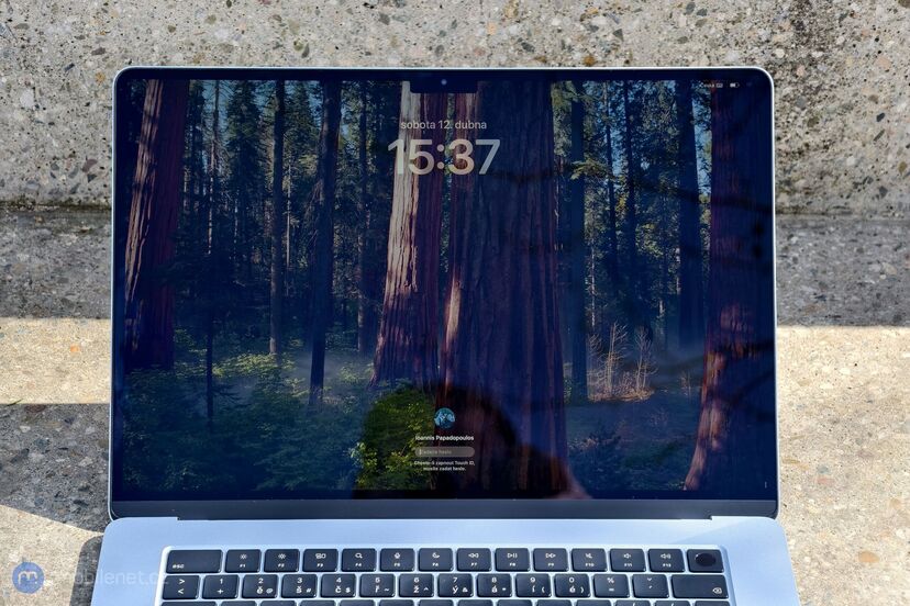 Apple MacBook Air (2025)