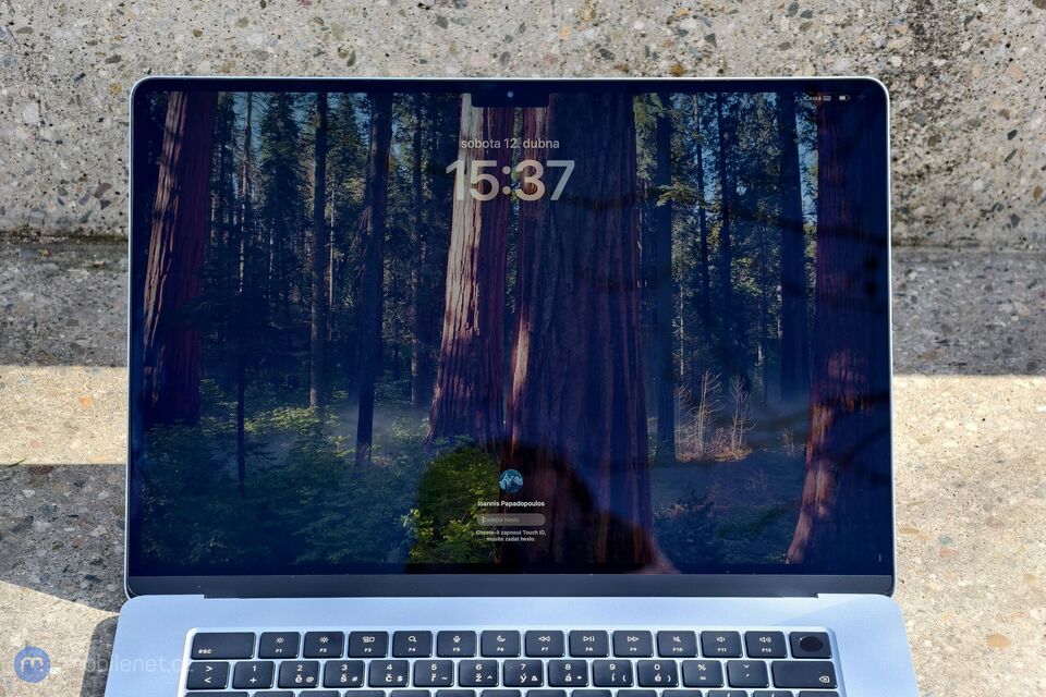 Apple MacBook Air (2025)