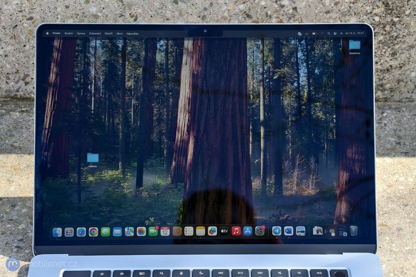 Apple MacBook Air (2025)