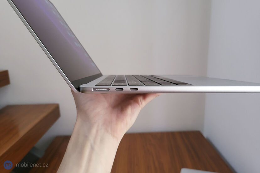 Apple MacBook Air M2 (2022)