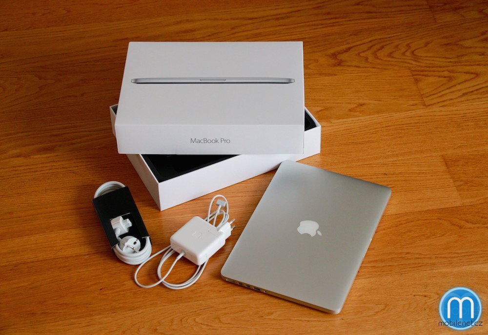 Apple MacBook Pro 13 (2015) - obsah balení