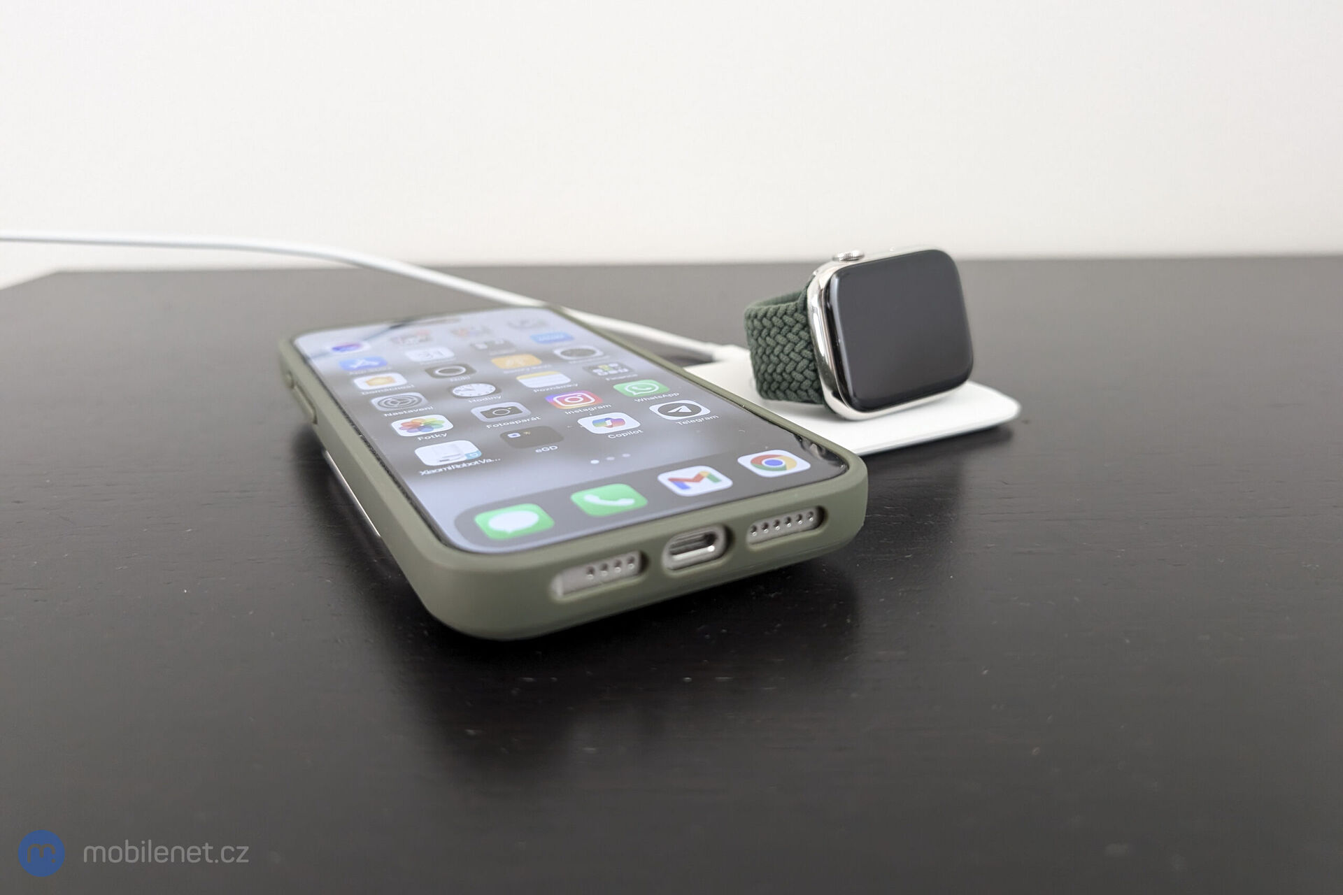 Apple MagSafe Duo Charger