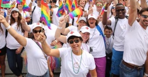 Apple na Pride Parade