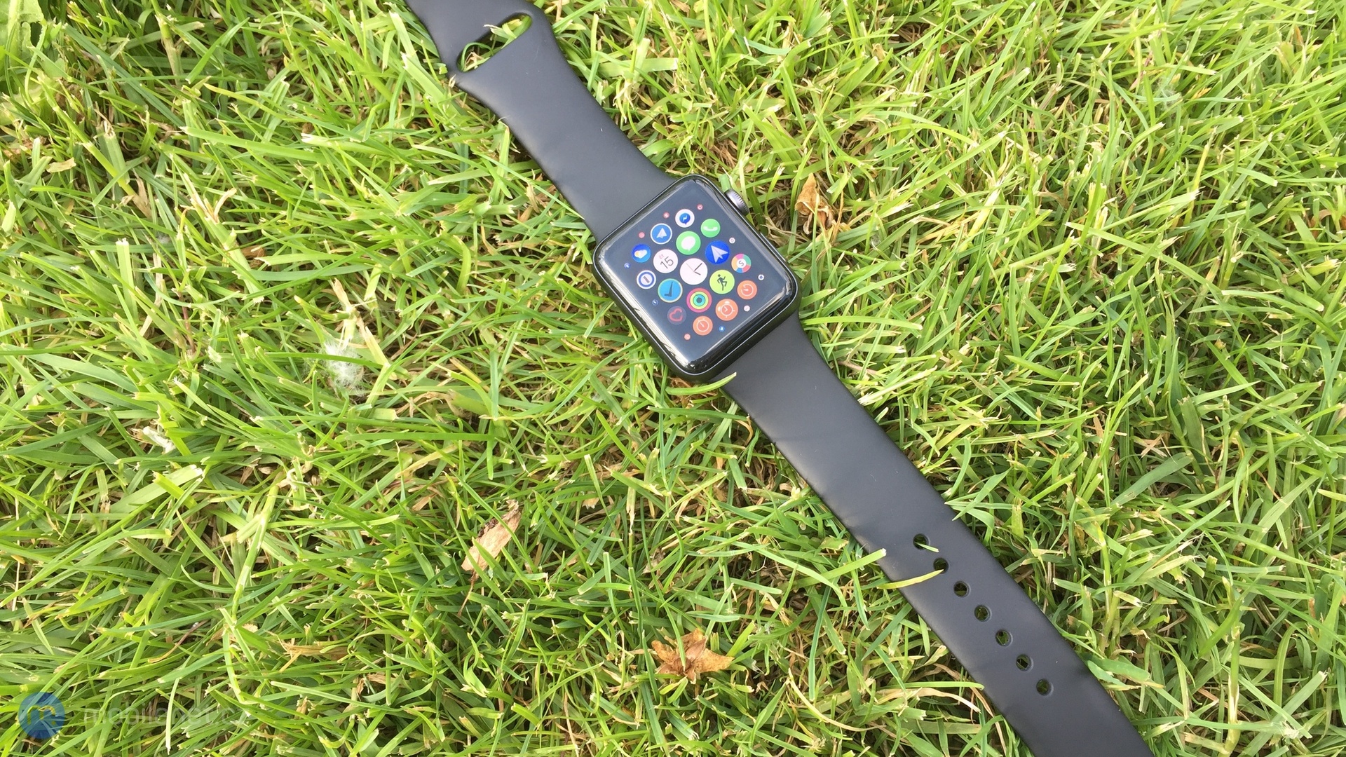 Apple Watch 2 v trávě