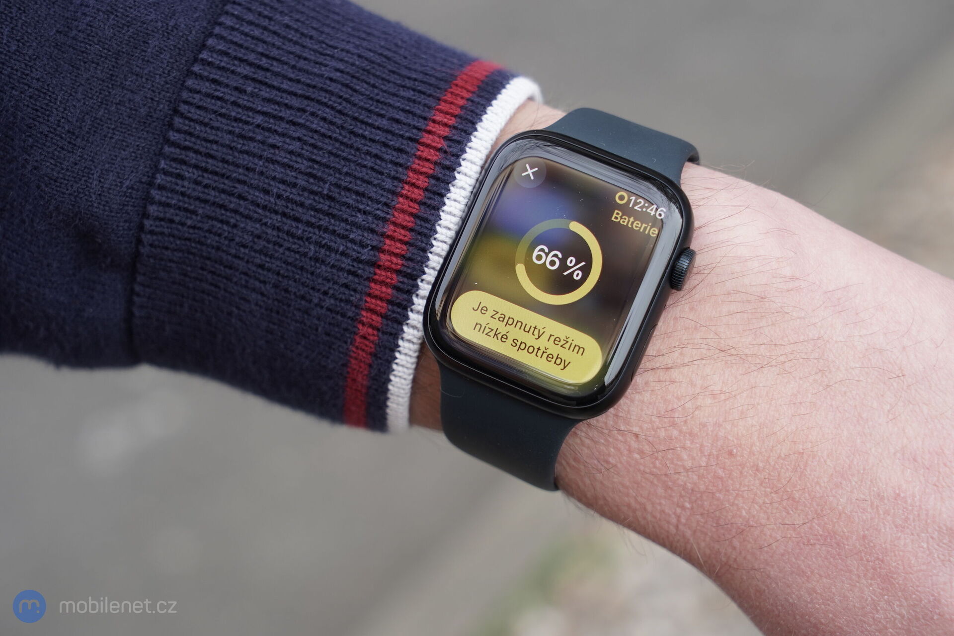 Apple Watch 9 - stav baterie v úsporném režimu