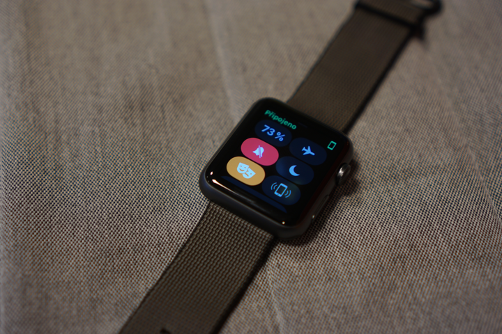 Apple Watch Theater Mode 1