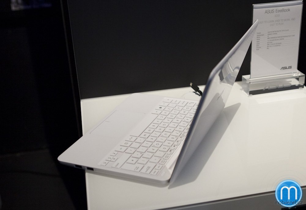 ASUS EeeBook X205
