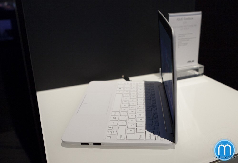ASUS EeeBook X205