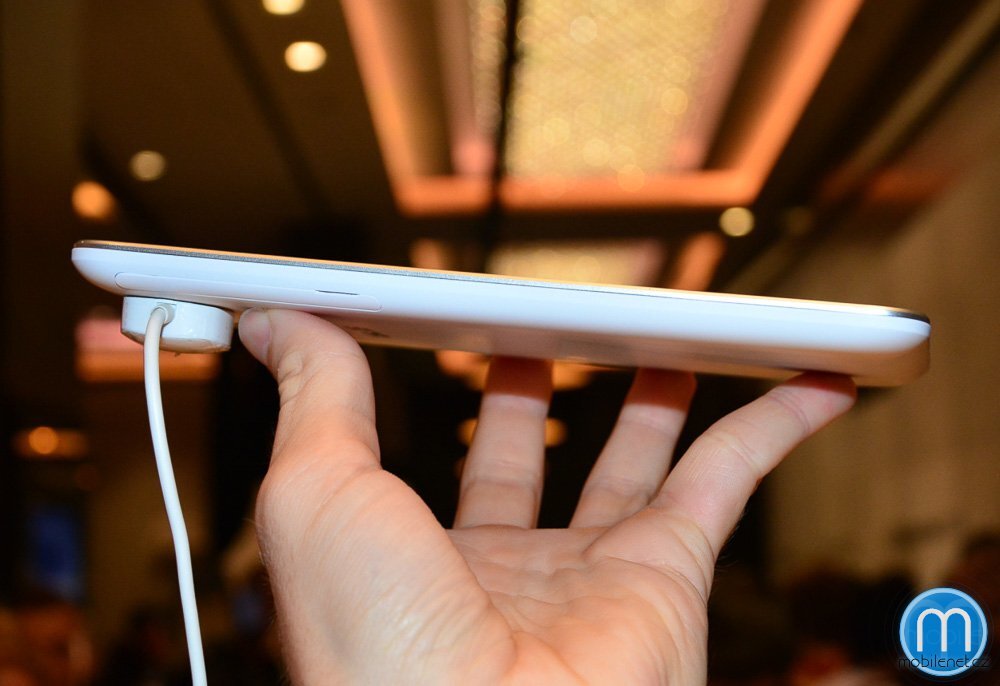 ASUS FonePad 7 (2014)