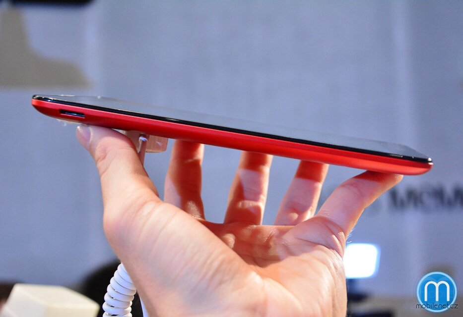 ASUS MeMo Pad 7 (2014)