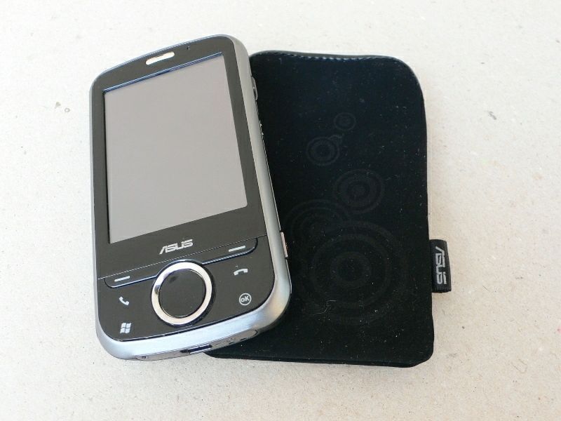 Asus P320: první dojmy z testovaného kouzelníka