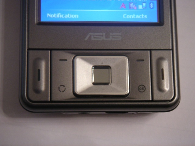 Asus P535: První komunikátor od ASUSu s GPS