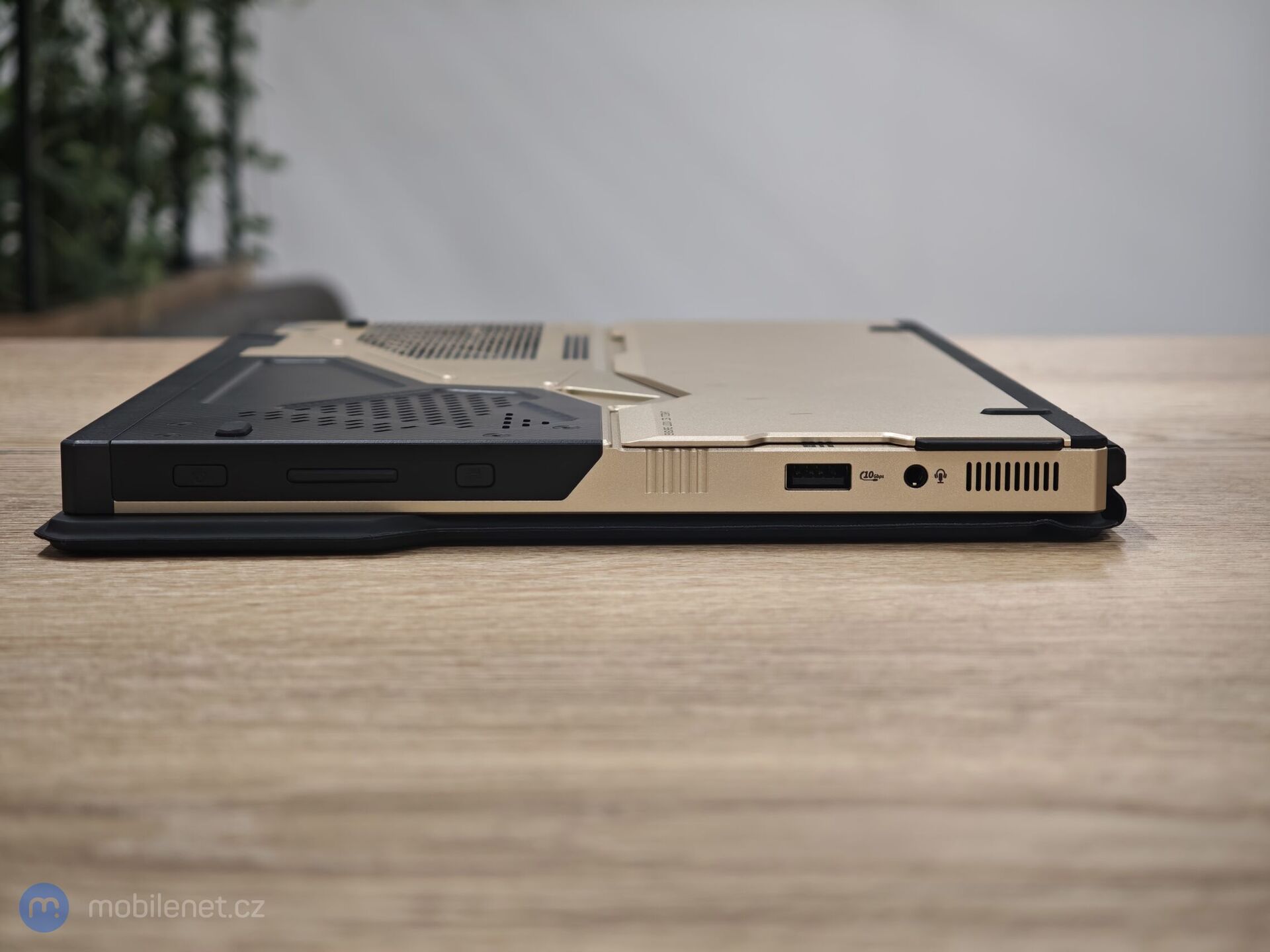 ASUS ROG FLOW Z13 Kojima Productions