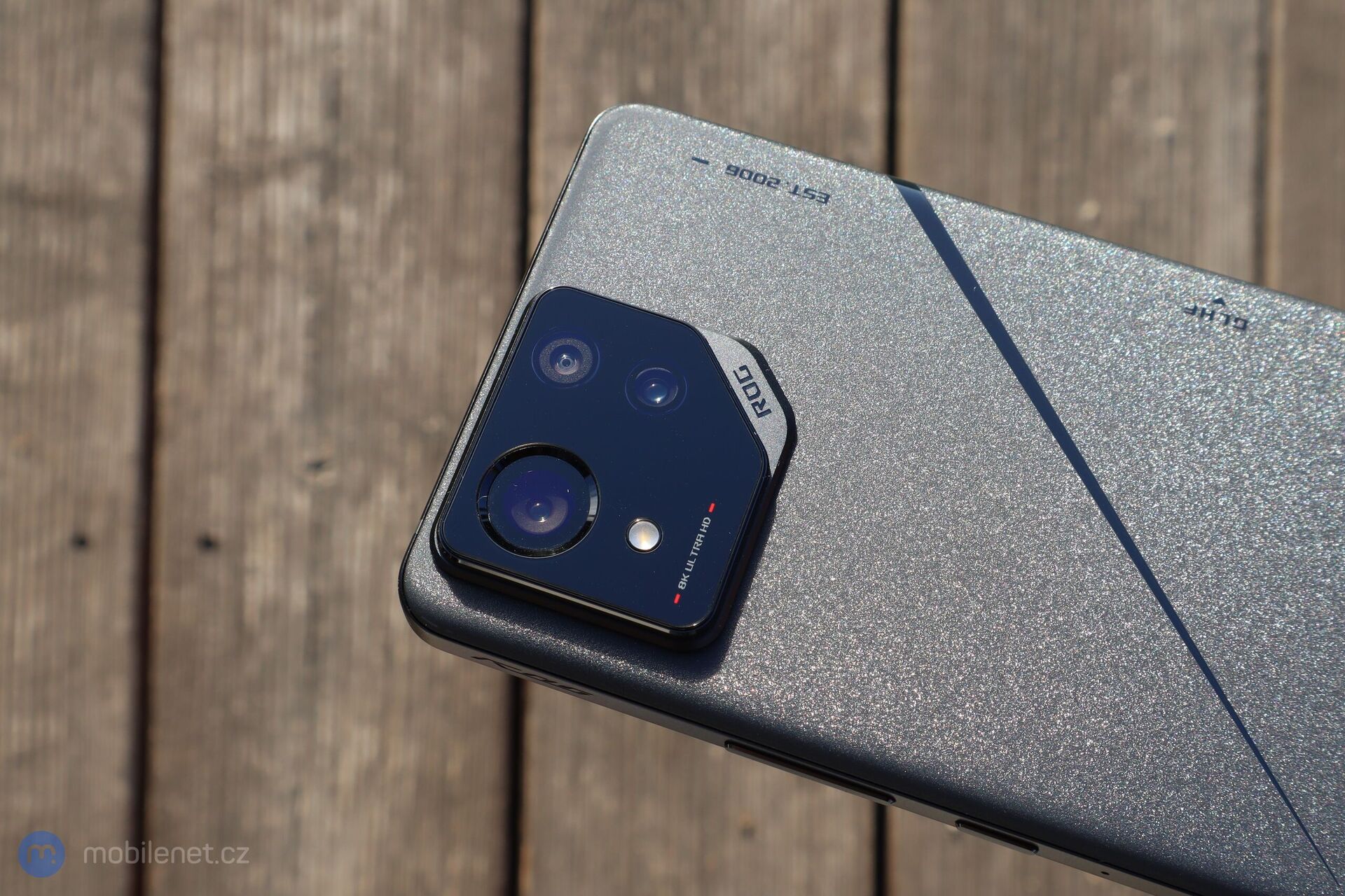 ASUS ROG Phone 8 Pro