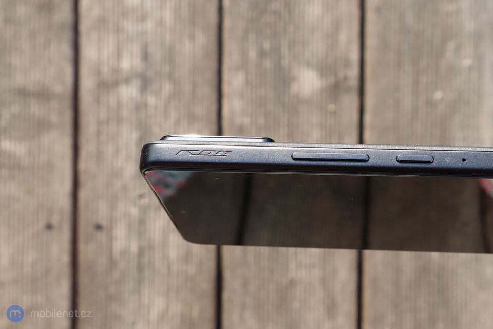 ASUS ROG Phone 8 Pro