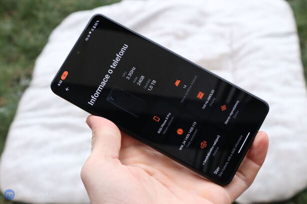 ASUS ROG Phone 8 Pro