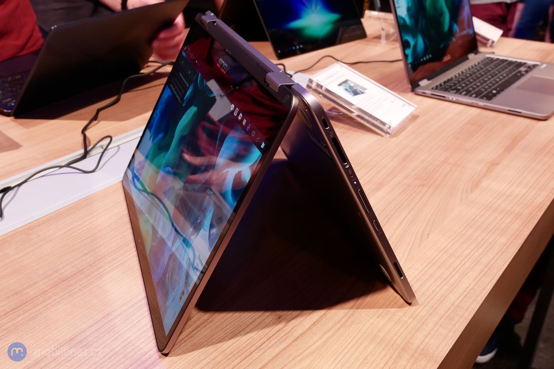 ASUS Vivobook Flip 14