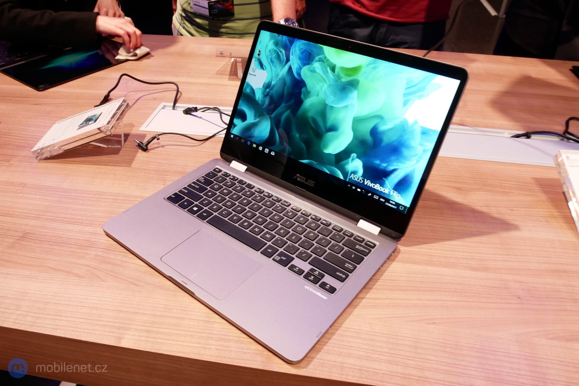 ASUS Vivobook Flip 14