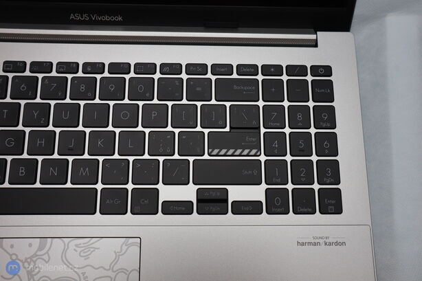 ASUS Vivobook S 15 OLED BAPE Edition