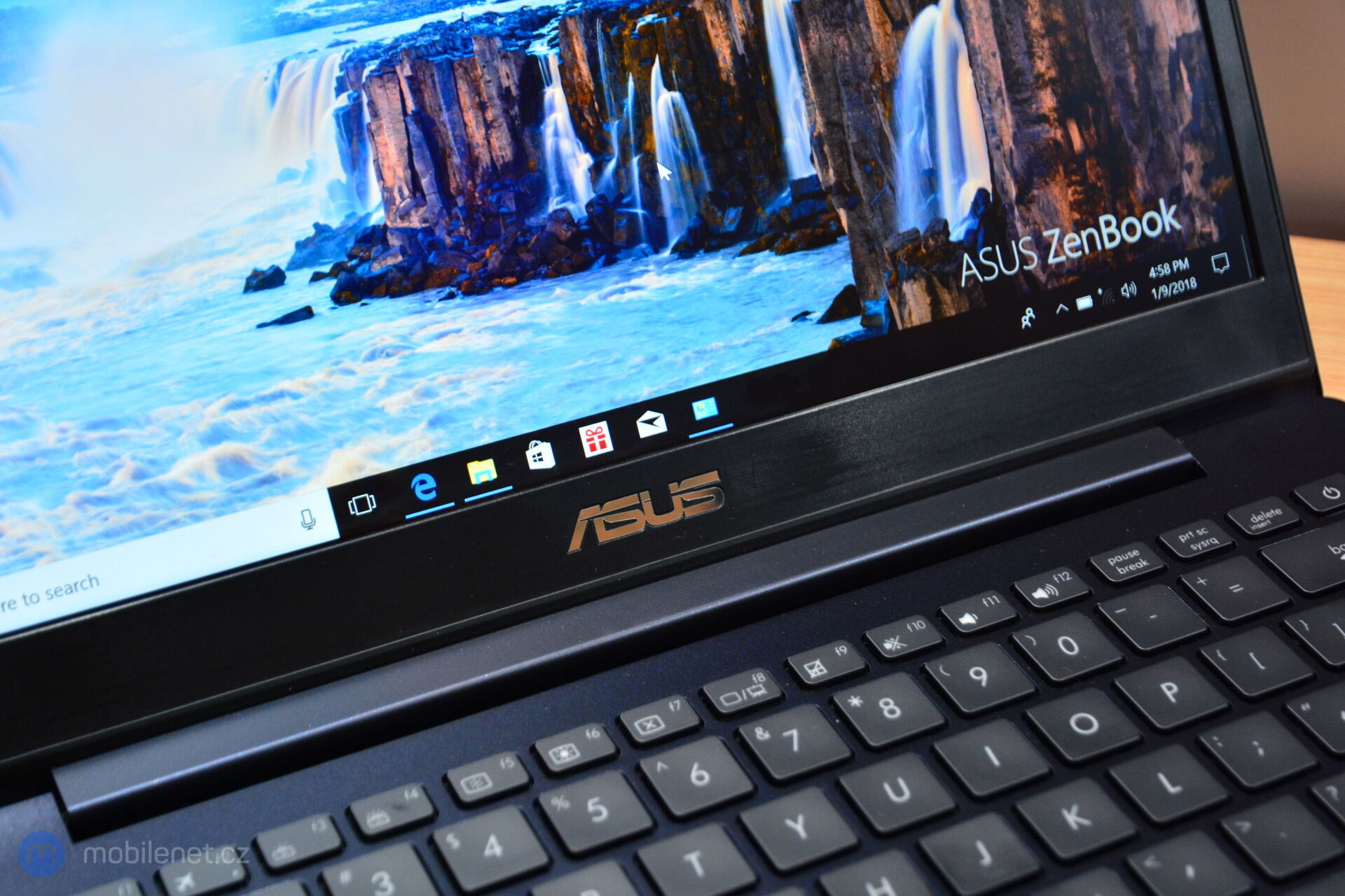 ASUS ZenBook 13 (UX331UAL)