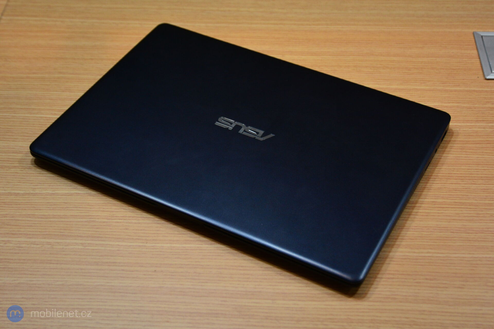 ASUS ZenBook 13 (UX331UAL)