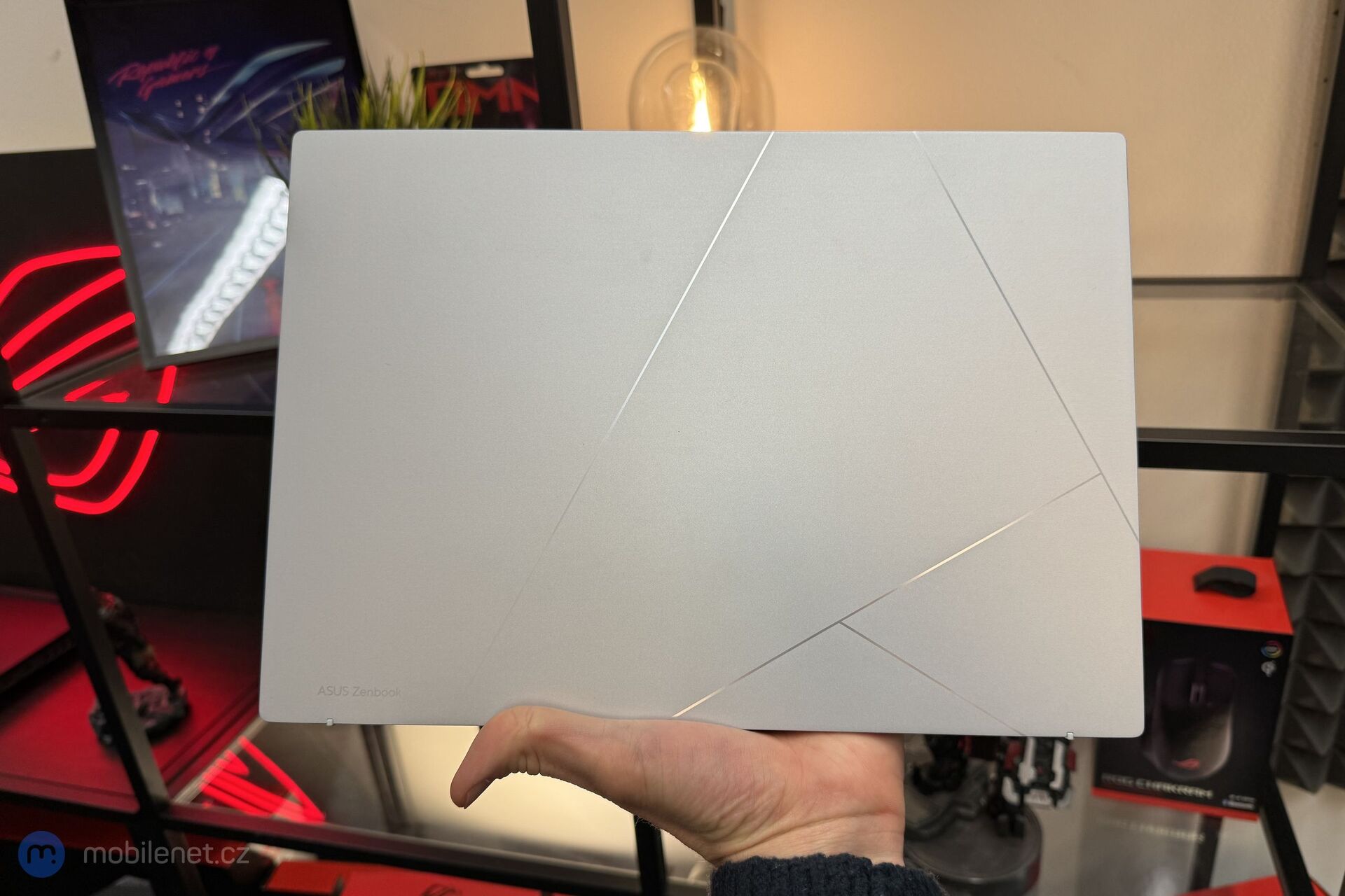 ASUS ZenBook 14 OLED (UX3405MA)