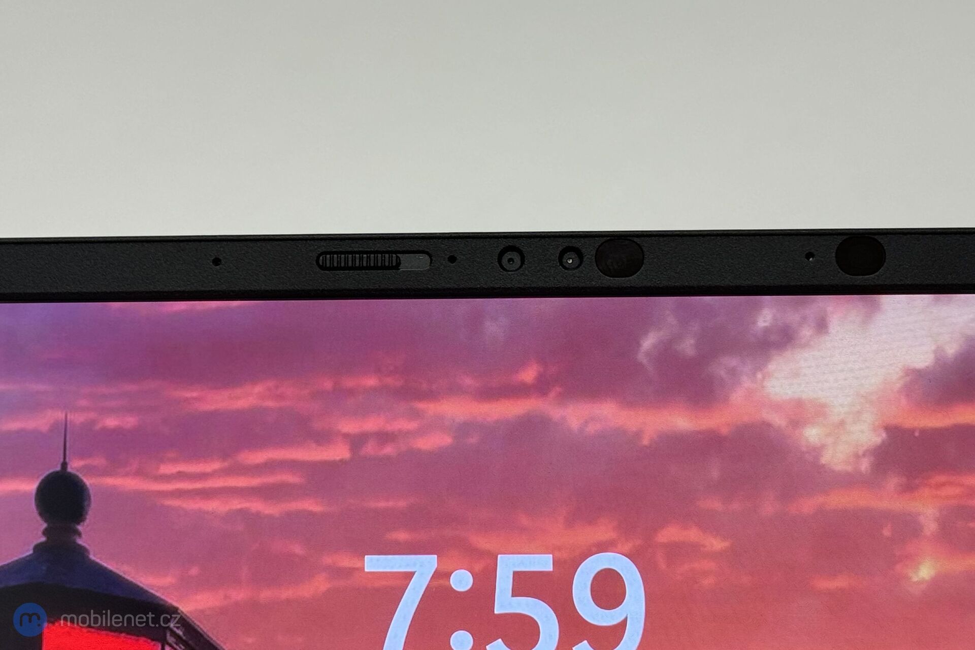 ASUS ZenBook 14 OLED (UX3405MA)