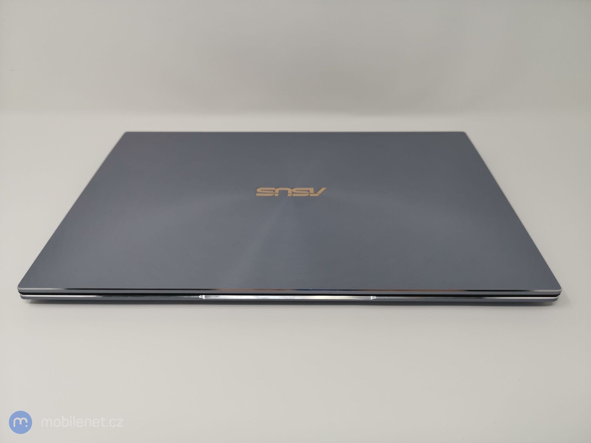 ASUS Zenbook 14 (UX431)
