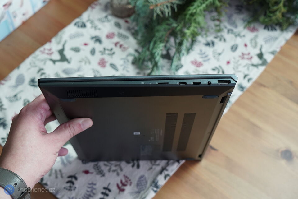 ASUS ZenBook 14X OLED