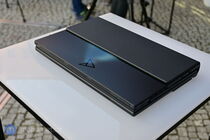 ASUS ZenBook 17 Fold OLED