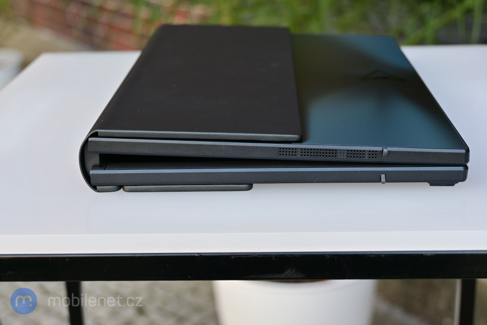 ASUS ZenBook 17 Fold OLED