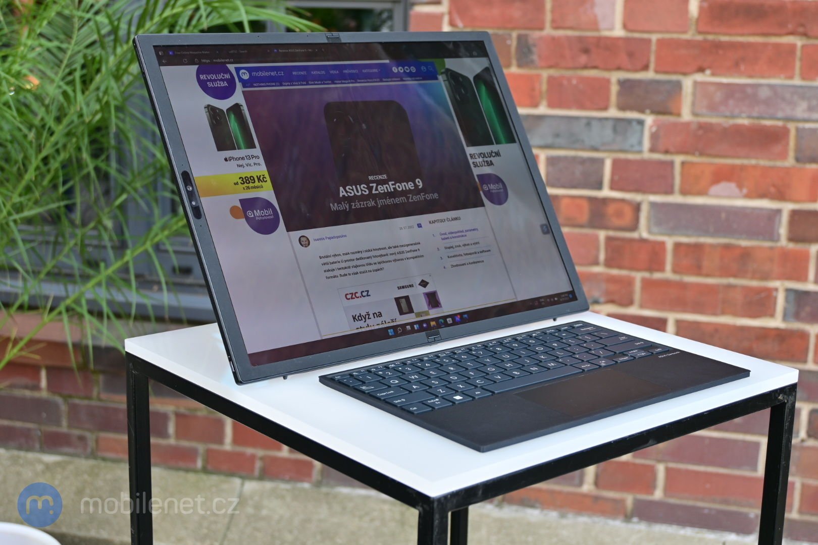 ASUS ZenBook 17 Fold OLED