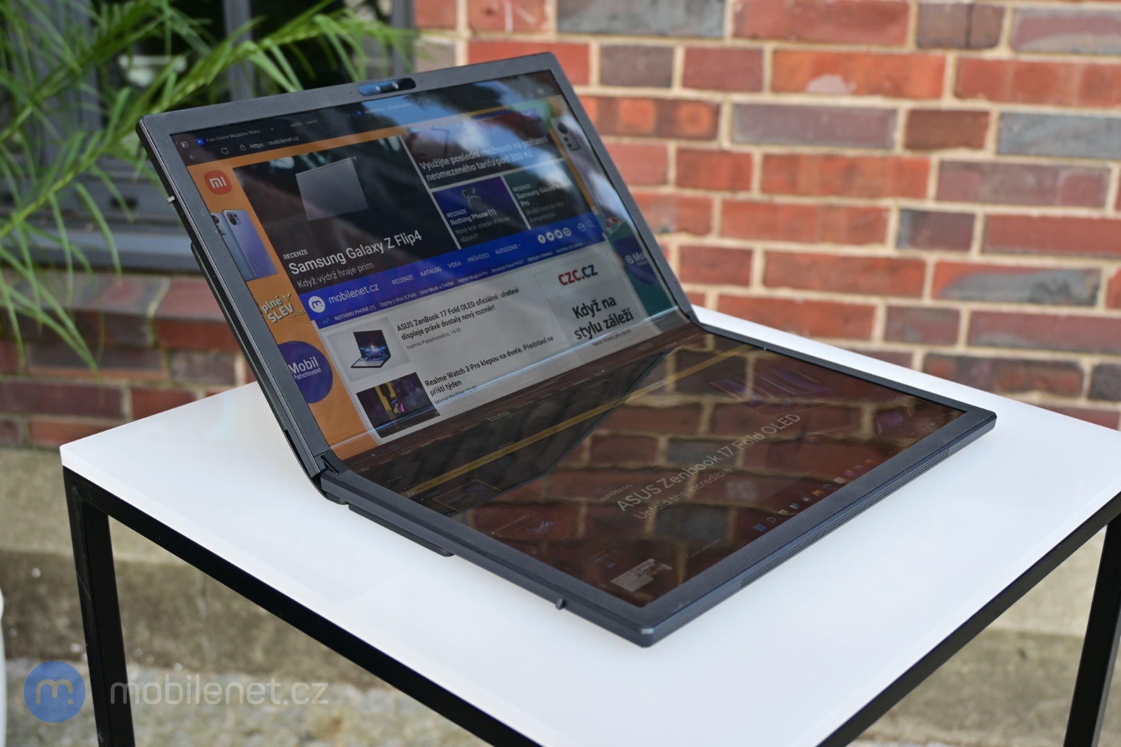 ASUS ZenBook 17 Fold OLED
