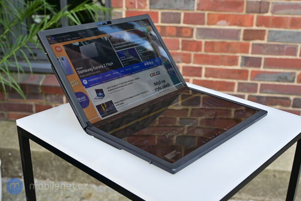 ASUS ZenBook 17 Fold OLED