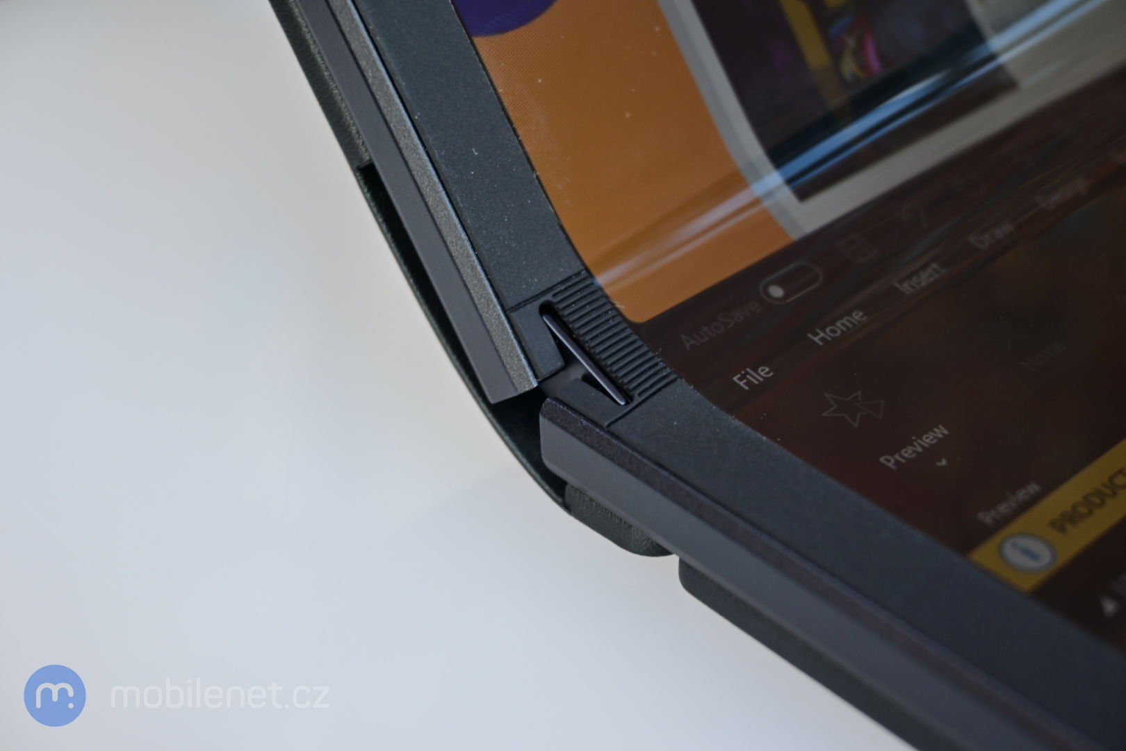 ASUS ZenBook 17 Fold OLED