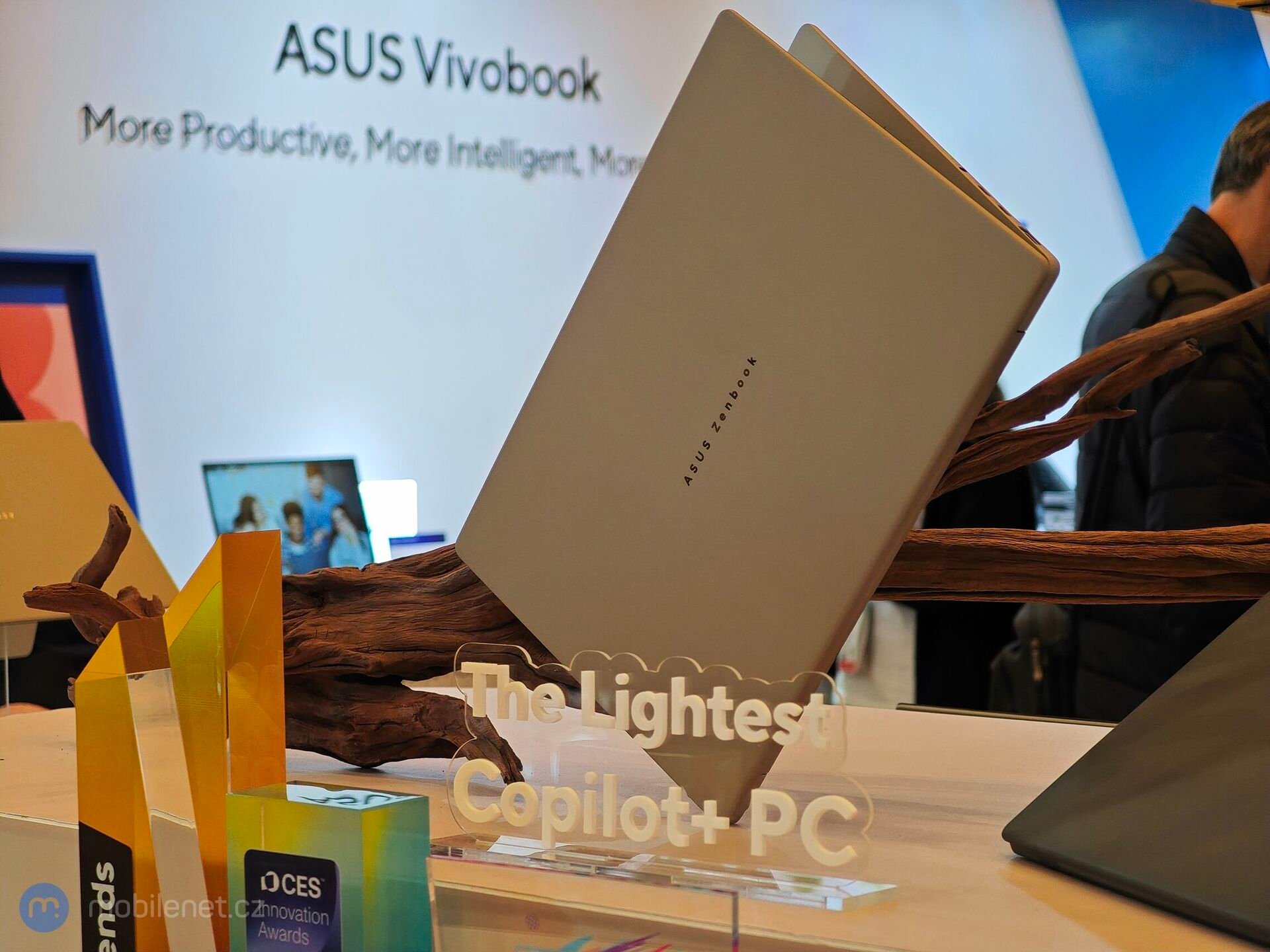 ASUS Zenbook A14