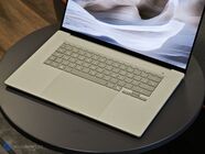 ASUS Zenbook A16