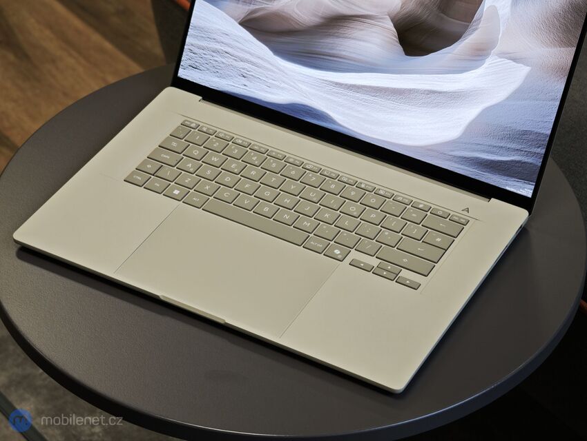 ASUS Zenbook A16